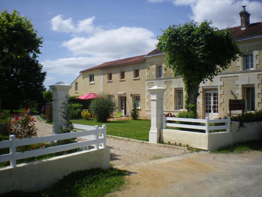 蒂勒斯酒庄酒店 Val-de-Livenne 外观 照片